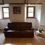 Saint-sauveur Hideaway Ferienhaus *
