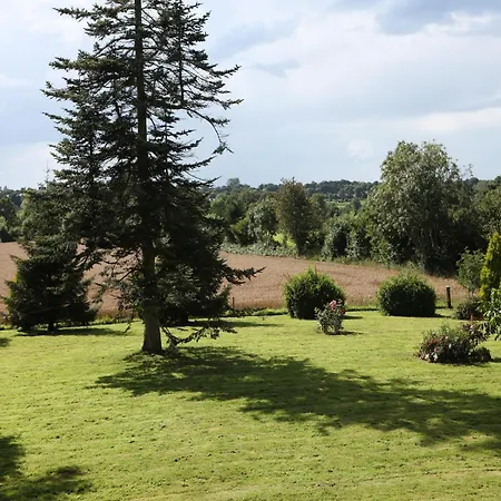 Saint-sauveur Hideaway Ferienhaus